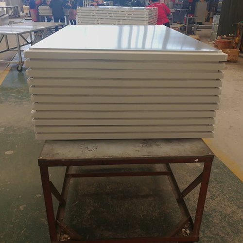 空調(diào)機(jī)組檢修門
